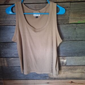 Universal threads tank